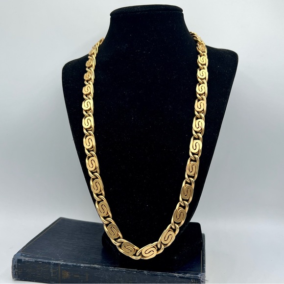 Vintage MONET 24” snail chain necklace gold wide 9mm links heavy! - Picture 10 of 10